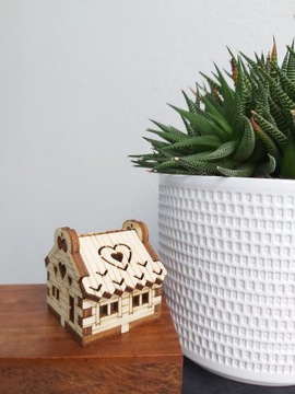 ДОМ С СЕРДЦЕМ С ОТКРЫТИЕМ В ЛЕС в стекле