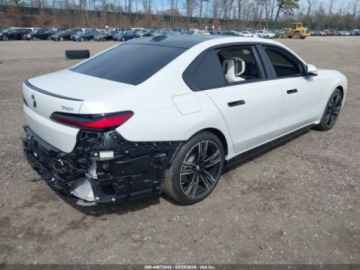 BMW Seria 7 G70 2024 BMW Seria 7 740i, 2024r., 4x4, 3.0L 3.0 Benzyna 375KM, zdjęcie 2