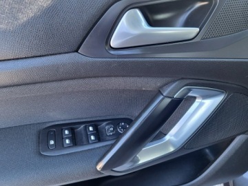 Peugeot 308 II SW Facelifting 1.2 PureTech 130KM 2019 Peugeot 308 SW 1.2 Turbo 130 KM I Właściciel Org, zdjęcie 35
