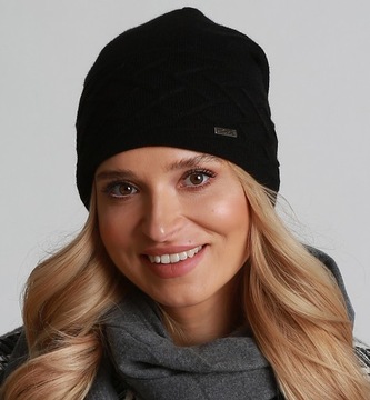 Czarna damska CZAPKA z polarem V16