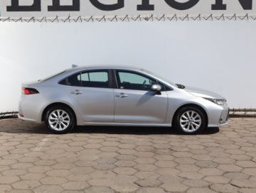 Toyota Corolla XII Sedan 1.5 VVT-i 125KM 2022 Toyota Corolla 1.5 VVT-i, Salon Polska, zdjęcie 5