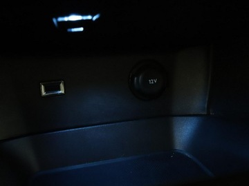 Peugeot 3008 II Crossover 1.5 BlueHDI 130KM 2018 Peugeot 3008 Virtual Navi Czujniki parkowania, zdjęcie 24