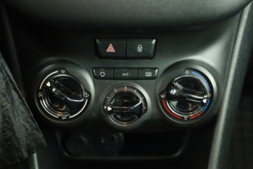 Peugeot 208 I Hatchback 5d Facelifting 1.2 PureTech 82KM 2016 Peugeot 208 1.2 PureTech, Salon Polska, Klima, zdjęcie 10