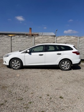 Ford Focus III Kombi 1.0 EcoBoost 125KM 2013 samochód Ford Fokus MK3 2013 ecobust benzyna