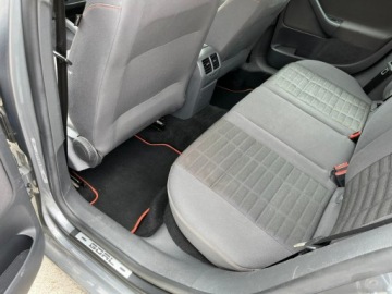 Volkswagen Golf V Hatchback 1.4 80KM 2006 Volkswagen Golf V, zdjęcie 15