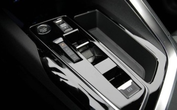 Peugeot 3008 II Crossover Facelifting  1.2 PureTech 130KM 2023 Peugeot 3008 1.2 PureTech Allure Pack SS EAT8 SalonPl Gwarancja od RiA, zdjęcie 23