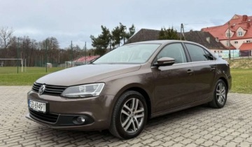 Volkswagen Jetta VI Sedan 1.4 TSI 122KM 2012 Volkswagen Jetta Volkswagen Jetta 1.4 TSI Highline Perfectline DSG 1.4, zdjęcie 4