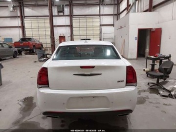 Chrysler 300C II 2022 Chrysler 300 Touring L 2022 3.6l 3.6 Benzyna 292KM, zdjęcie 4