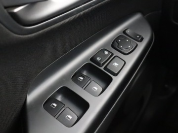 Hyundai Kona I Crossover 1.6 T-GDI 177KM 2018 Hyundai Kona 1.6 T-GDI, Salon Polska, zdjęcie 16
