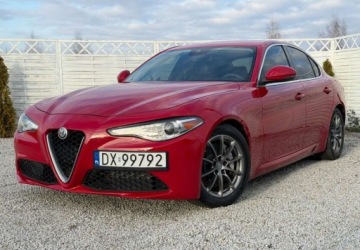 Alfa Romeo Giulia II Sedan 2.0 TBi 280KM 2018 Alfa Romeo Giulia Alfa Romeo Giulia 2.0 Turbo 16V AT8-Q4 Veloce 2.0 Benzyna