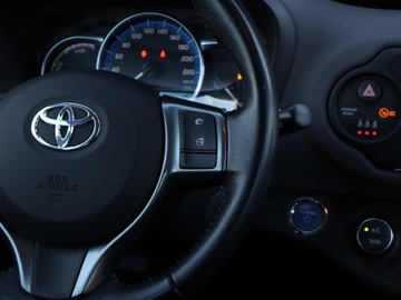 Toyota Yaris III Hatchback 5d Facelifting Hybrid 100KM 2015 Toyota Yaris 1.5 Hybrid, 1. Właściciel, zdjęcie 19