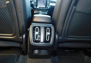 Volvo XC40 Crossover 2.0 D3 150KM 2020 Volvo XC 40 Skora Kamera Panorama Dach Model 2021r 2.0 Diesel 150KM, zdjęcie 11