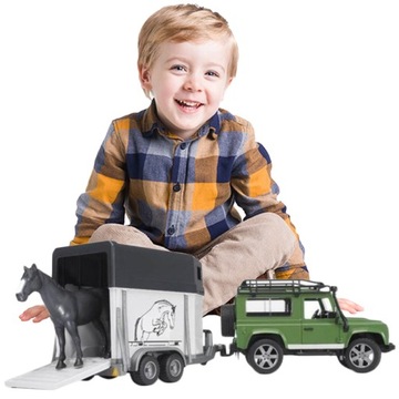 AUTO Samochód Land Rover z Przyczepą dla Konia
