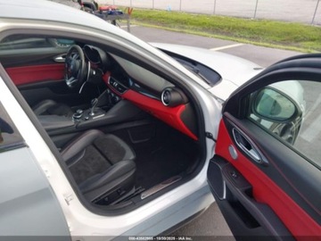 Alfa Romeo Giulia II 2018 Alfa Romeo Giulia Quadrifoglio 2018 2.9l 2.9 Benzyna 505KM, zdjęcie 10