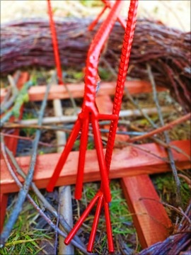 Декоративная садовая фигурка - 3 АИСТА + ГНЕЗДО