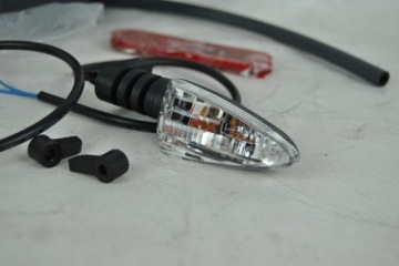 Номерной знак Монтажный кронштейн Указатели поворота В комплекте