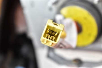 DESKA ROZDĚLOVAČE KONZOLA KOKPIT AIRBAG EU TOYOTA AVENSIS T27 09-11