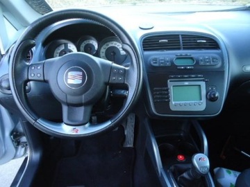 РАМА РАДИО СИДЕНЬЯ ALTEA TOLEDO от 04 2DIN ЧЕРНАЯ