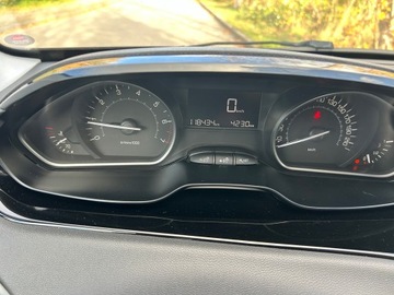 Peugeot 208 I Hatchback 5d Facelifting 1.2 PureTech 82KM 2018 Peugeot 208 1.2 Benzyna-Klimatronic, zdjęcie 14