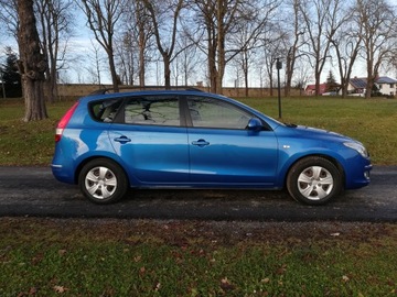 Hyundai i30 I CW 1.4 DIHC CVVT 109KM 2009 Hyundai i30 I 1.4 16V 109CV BlueDr. GPL Special, zdjęcie 10