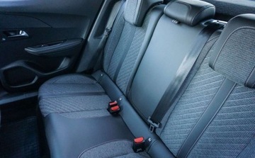 Peugeot 2008 II SUV 1.2 PureTech 130KM 2023 Peugeot 2008 1,2 PureTech 1.2 Benzyna 131KM, zdjęcie 11