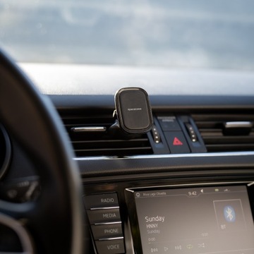 Магнитный держатель для телефона в машину с клетчатым узором