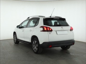 Peugeot 2008 I SUV Facelifting 1.2 PureTech 110KM 2017 Peugeot 2008 1.2 PureTech, Salon Polska, zdjęcie 3