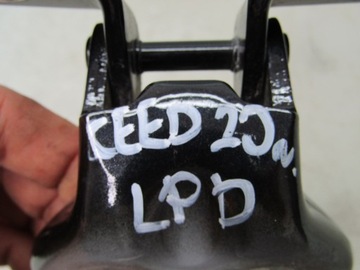 CEED III 20R PANT DVEŘE LEVÝ PŘEDNÍ SPODEK SPODNÍ LEVÝCH PŘEDNÍCH 1K