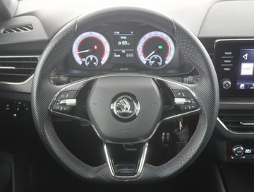 Skoda Kamiq Crossover 1.0 TSI 110KM 2022 Skoda Kamiq 1.0 TSI, Salon Polska, Serwis ASO, zdjęcie 14