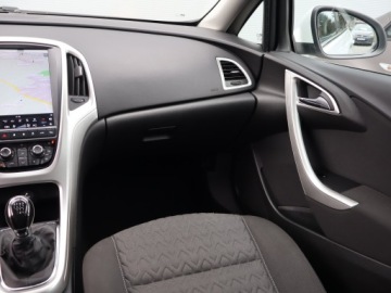 Opel Astra J Sports Tourer Facelifting 1.4 Turbo ECOTEC 140KM 2013 Opel Astra 1.4 T, Klima, Klimatronic, Tempomat, zdjęcie 7