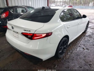 Alfa Romeo Giulia II Sedan Facelifting 2.0 Turbo 280KM 2020 Alfa Romeo Giulia Ti Sport 2020 2.0 Benzyna 280KM, zdjęcie 5