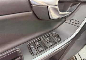 Volvo V60 I Kombi Facelifting 1.5 T3 DRIVE-E 152KM 2017 Volvo V60 Polski salon _ Pierwszy wlasciciel _ 1.5 Benzyna 152KM, zdjęcie 5