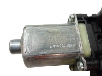 MECHANIZMUS OKNO PRAVÝ PŘEDNÍ 5Q0959802B SKODA KAROQ I (2017-)