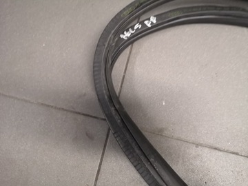 УПЛОТНИТЕЛЬ ДВЕРИ ПЕРЕДНЕЙ СПРАВА, AUDI A6 C5