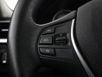 BMW Seria 3 F30-F31-F34 Touring Facelifting 2.0 320i 184KM 2018 BMW 320 4x4 automat navi full LED klima auto, zdjęcie 32