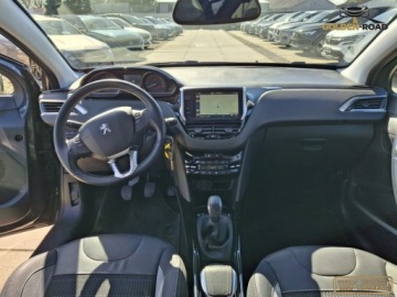 Peugeot 2008 I SUV Facelifting 1.2 PureTech 110KM 2016 Peugeot 2008 1,2 110KM klimatronik apnorama alu navi elektryka oplacony, zdjęcie 11