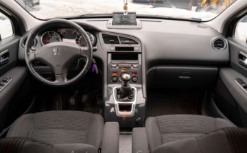 Peugeot 5008 I Minivan Facelifting 2.0 HDi 150KM 2015 Peugeot 5008 Peugeot 5008 I 2.0 BlueHDi 150KM 7-osobowy 2.0 Diesel 150KM, zdjęcie 11