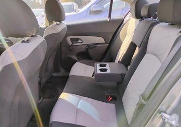 Chevrolet Cruze Sedan 1.8 16V DOHC 141KM 2013 Chevrolet Cruze 2013r, 1.8 Benzyna LPG. Lekko uszkodzony prawy tyl. Jezdz, zdjęcie 8