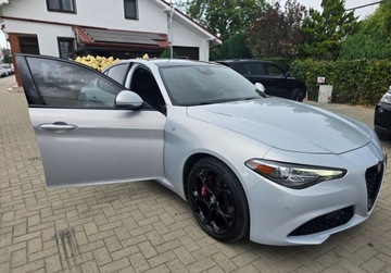 Alfa Romeo Giulia II Sedan Facelifting 2.0 Turbo 280KM 2023 Alfa Romeo Giulia 2,0 Benzyna 280 KM Q4 Veloce Ti Automat 4x4 GWARANCJA Za, zdjęcie 19