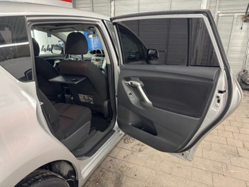 Toyota Verso Minivan 1.8 Valvematic 147KM 2010 Toyota Verso duze rodzinne 7osobowe przestronne auto w benzynie i automac, zdjęcie 37