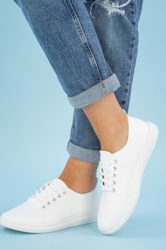 Белые кожаные женские кроссовки на шнуровке Activ 38