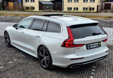Volvo V60 II  Kombi Plug-in 2.0 T6 Plug-In Hybrid 341KM 2021 Volvo V60 FV 23 BW Panorama Kamery 360 Biala Perla 2.0 Hybryda Plug-in, zdjęcie 5