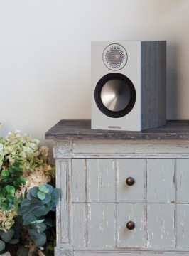 МОНИТОР АУДИО БРОНЗОВЫЙ 50 БЕЛЫЙ + МЕГА НАБОР ПОДСТАВОК