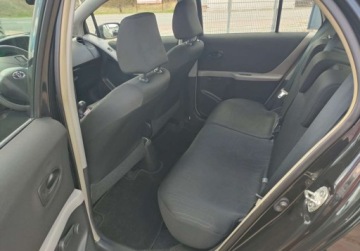 Toyota Yaris II Hatchback 5d 1.0 VVT-i 69KM 2010 Toyota Yaris ZADBANA Brak Korozji Klima Elektryka Gwarancja Benzyna, zdjęcie 19