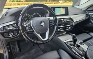 BMW Seria 5 G30-G31 Touring 530d 265KM 2018 BMW Seria 5 X-Drive, 3.0 Diesel 265 KM, Sport, Szwajcaria 3.0 Diesel 265KM, zdjęcie 10