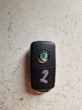 KLUCZYK SKODA SUPERB II 3T0837202C