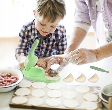 МАШИНА Форма для изготовления пельменей 2в1 КОЛЕСА ПЕЛЬЦЕВАЛЬНАЯ МАШИНКА Пельмовочная машина