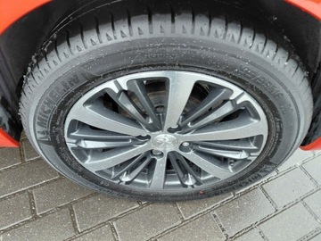 Peugeot 208 I Hatchback 5d Facelifting 1.2 PureTech 82KM 2017 Peugeot 208 Allure Navi Kamera Panorama Podgrzewane fotele Elektryka PDC A, zdjęcie 8