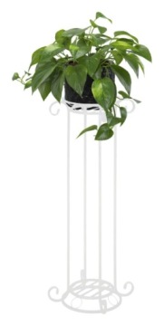 Металлическая клумба с цветочной стойкой.