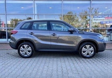 Suzuki 2024 Suzuki Vitara Premium 1,4 mild Hybrid 2WD 6MT Titan Dark Gray Auto demons, zdjęcie 3